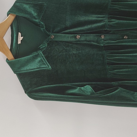 Jodifl Green Velour Button Up Dress Long Sleeve Size Medium - Picture 2 of 7